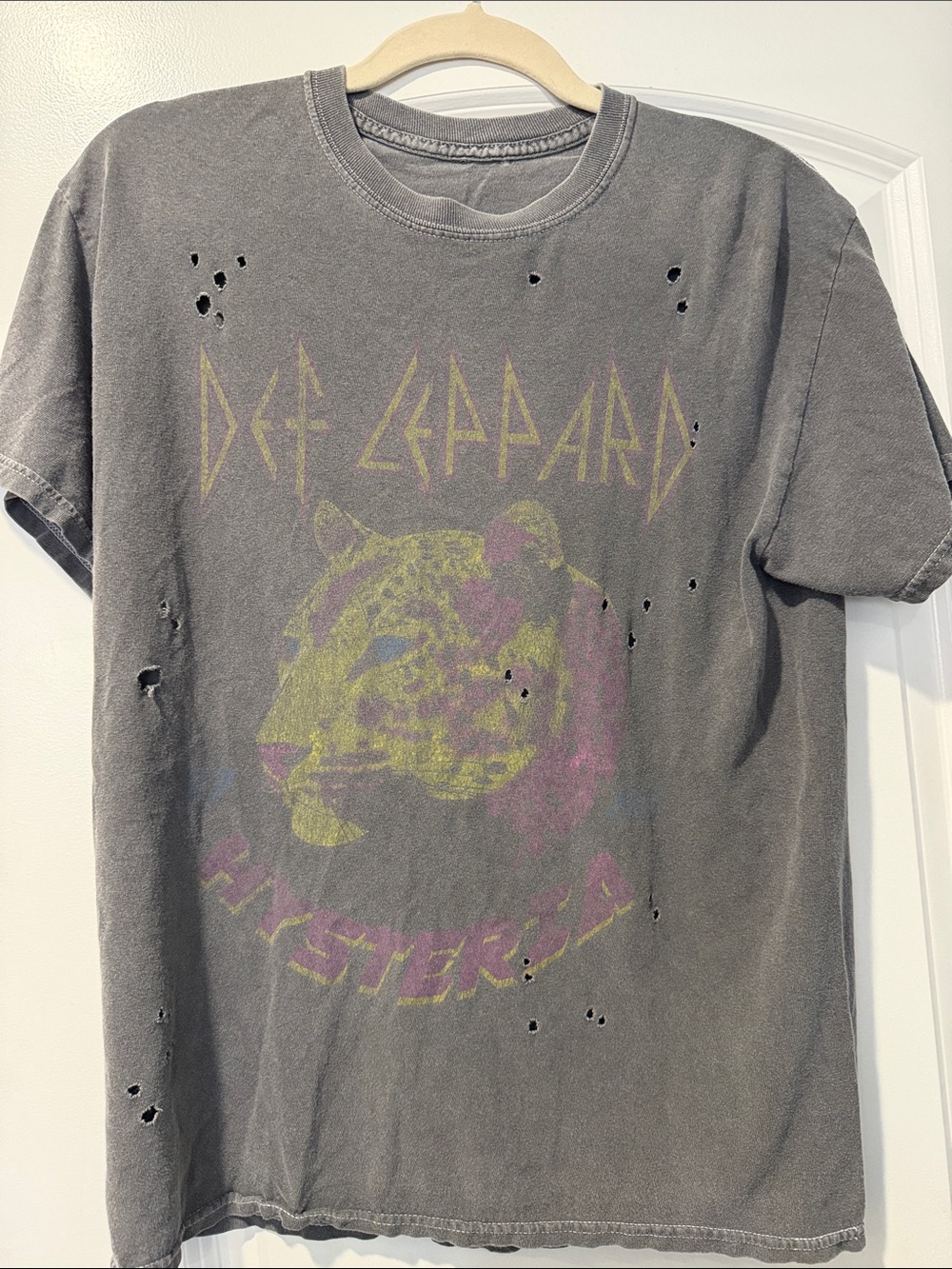 Target Men’s Def Leppard Graphic Tee in Faded Gray with Yellow and Pink Print